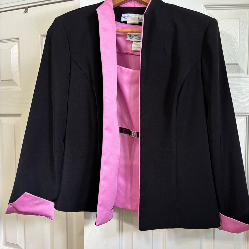 Jessica Howard Black and Pink Blazer with Classic Cut